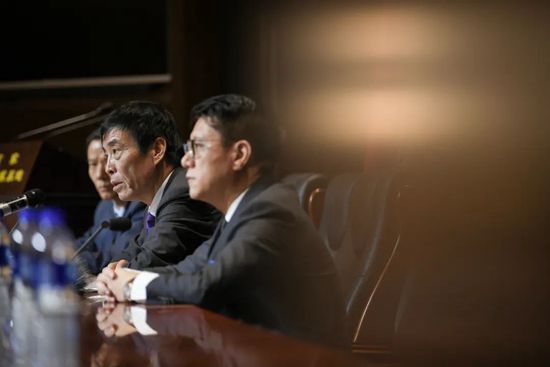 av在线播放一区