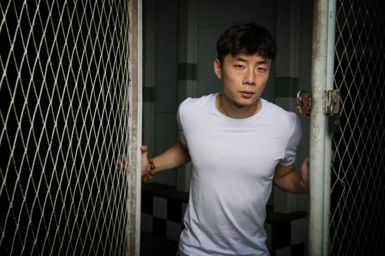 白丝小孩